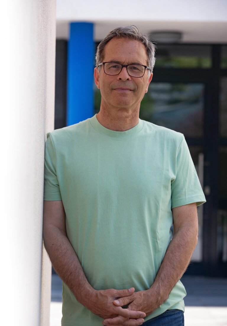 Dr. Theo Peters